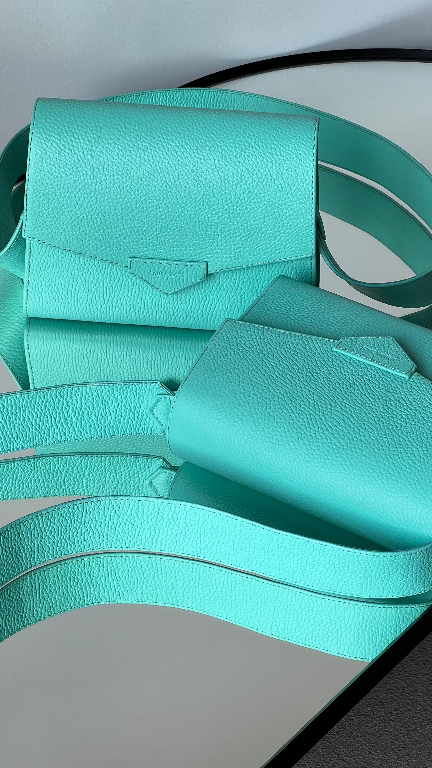 CROSS BODY BAG IN TURQUOISE LEATHER