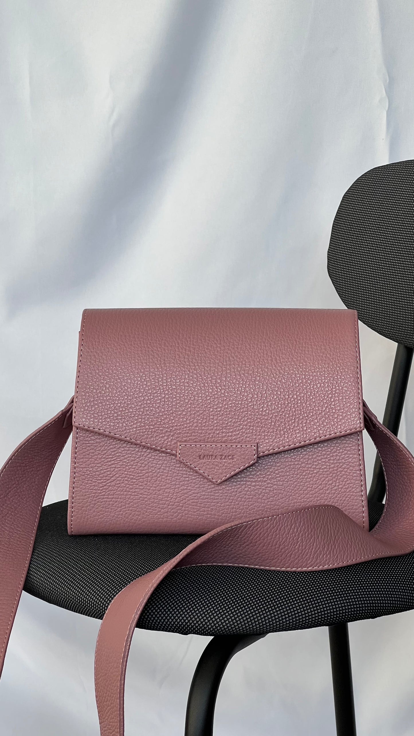 CROSS BODY BAG IN DUSTY PINK LEATHER