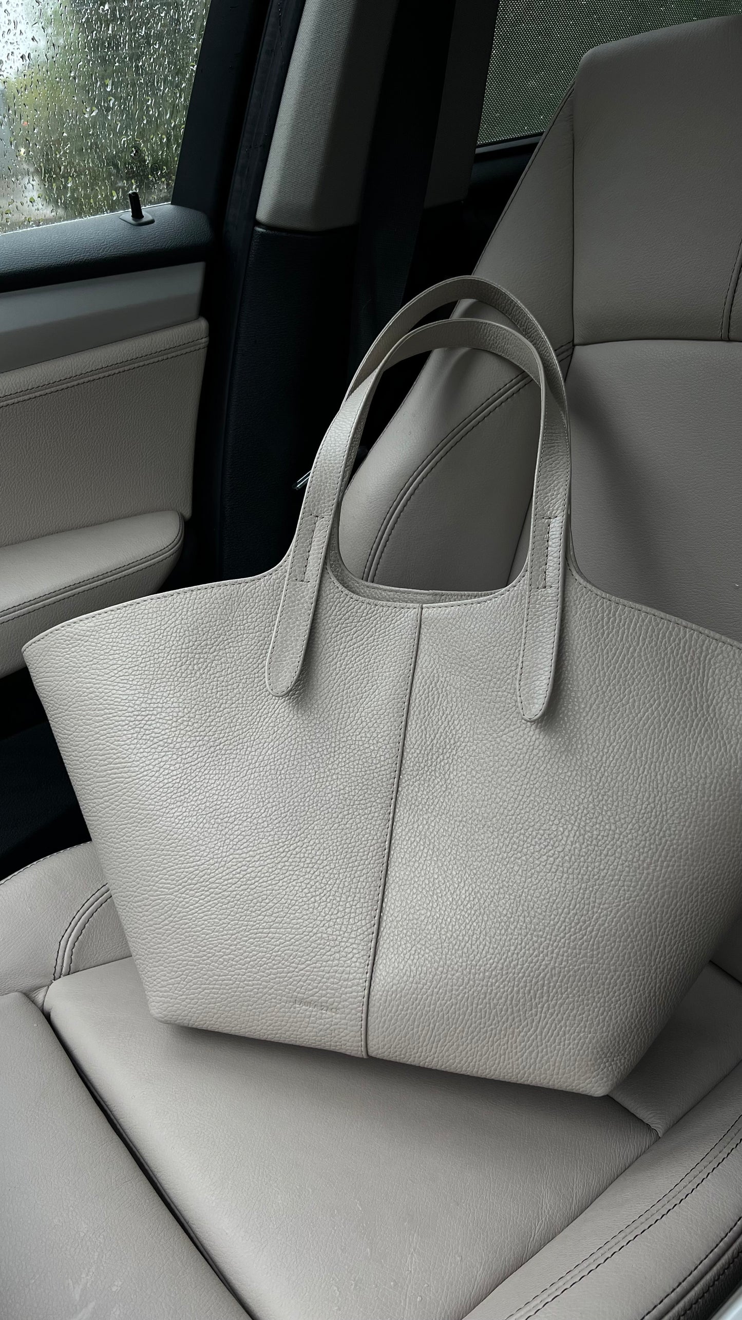 BEIGE LEATHER TOTE BAG