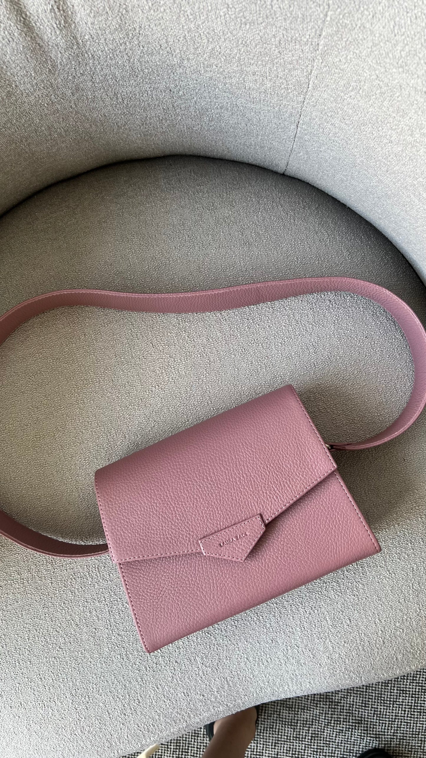 CROSS BODY BAG IN DUSTY PINK LEATHER