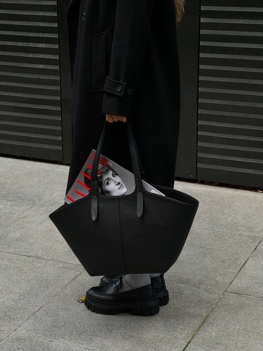 GRAINED LEATHER TOTE BAG