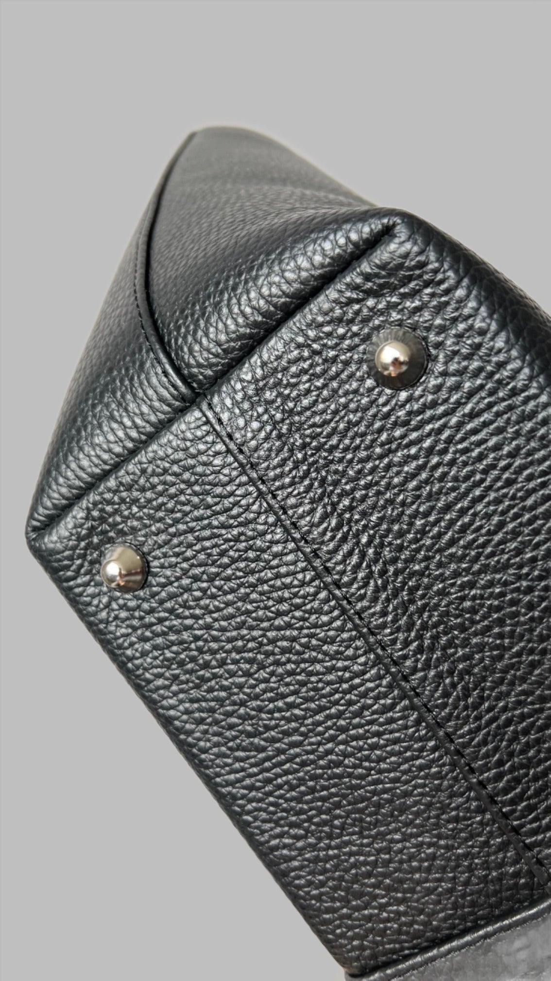 GRAINED LEATHER TOTE BAG