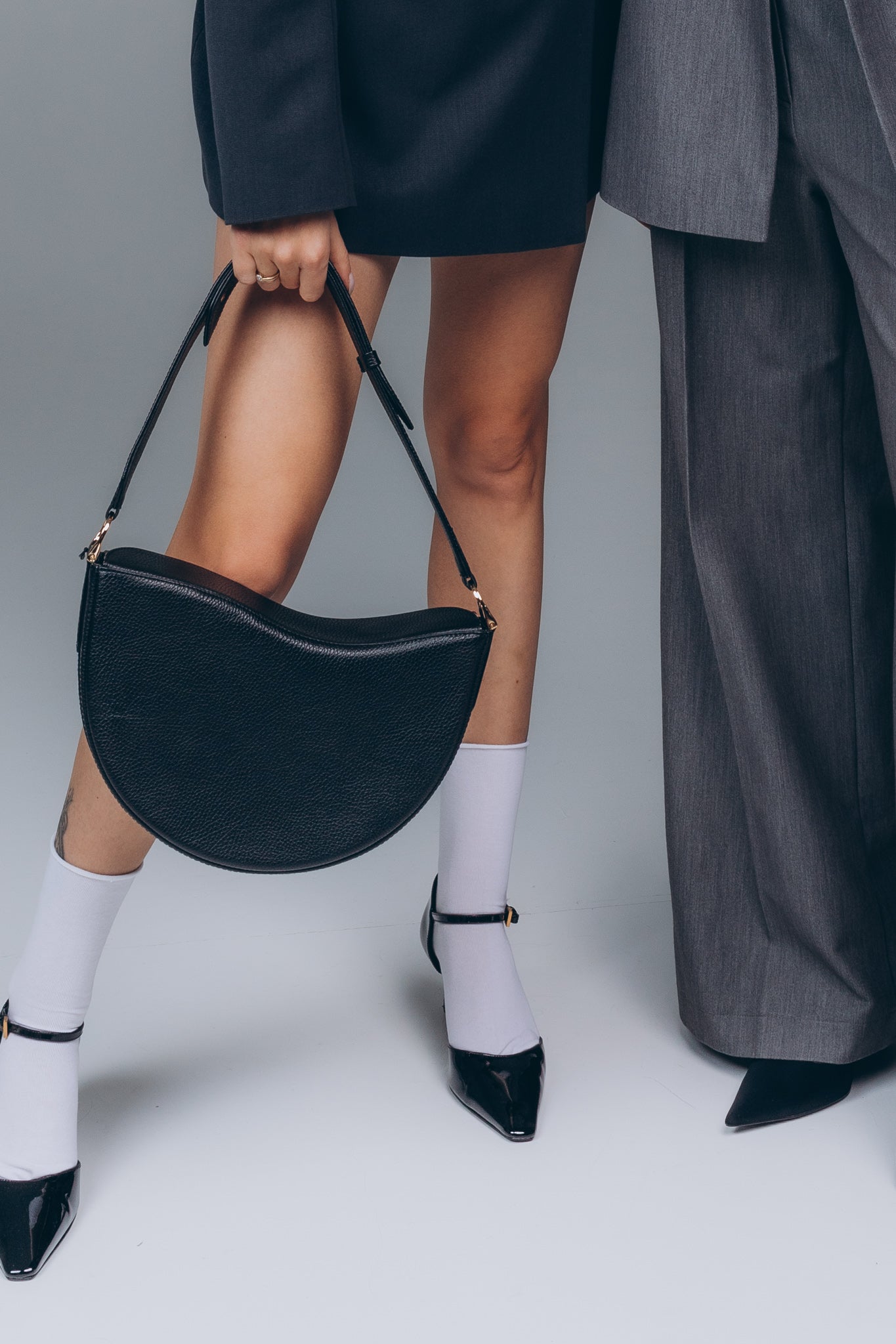 BLACK LEATHER HANDBAG WAVE