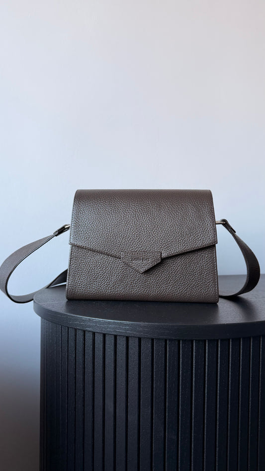 CROSS BODY BAG IN CHOCOLATE BROWN LEATHER