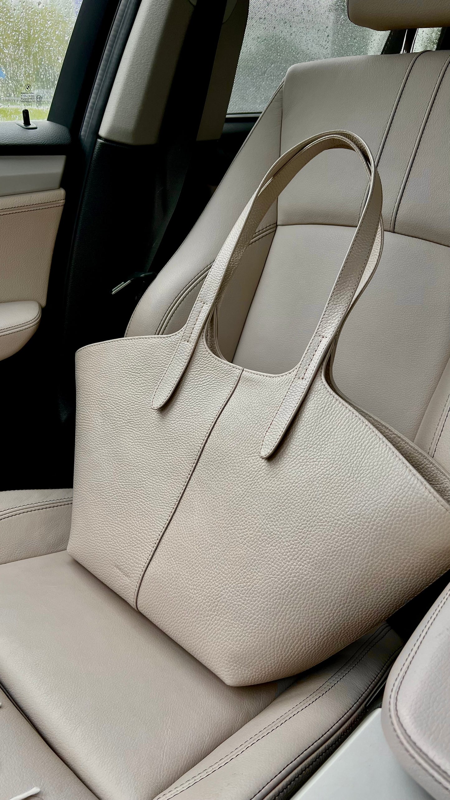 BEIGE LEATHER TOTE BAG