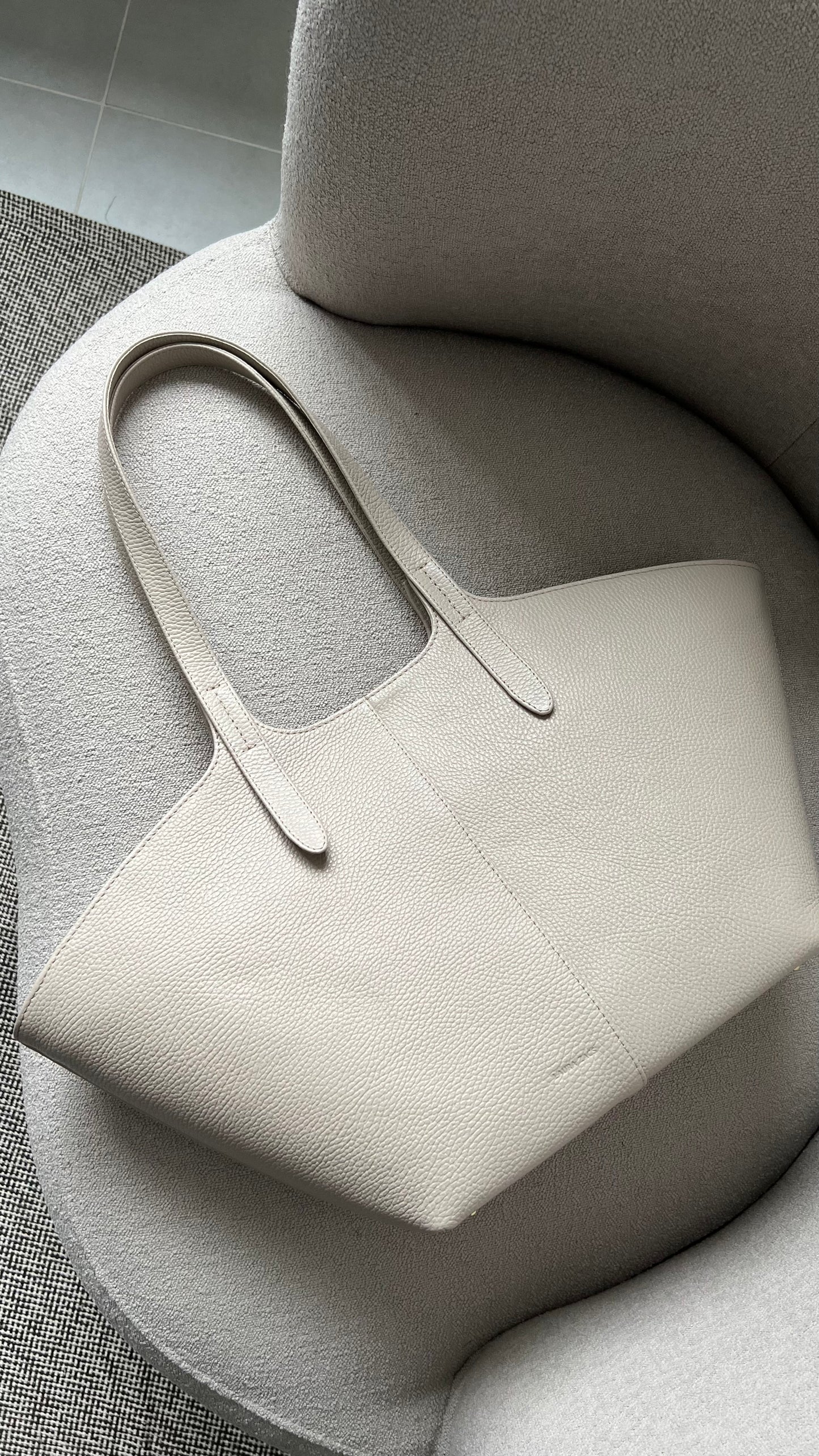 BEIGE LEATHER TOTE BAG
