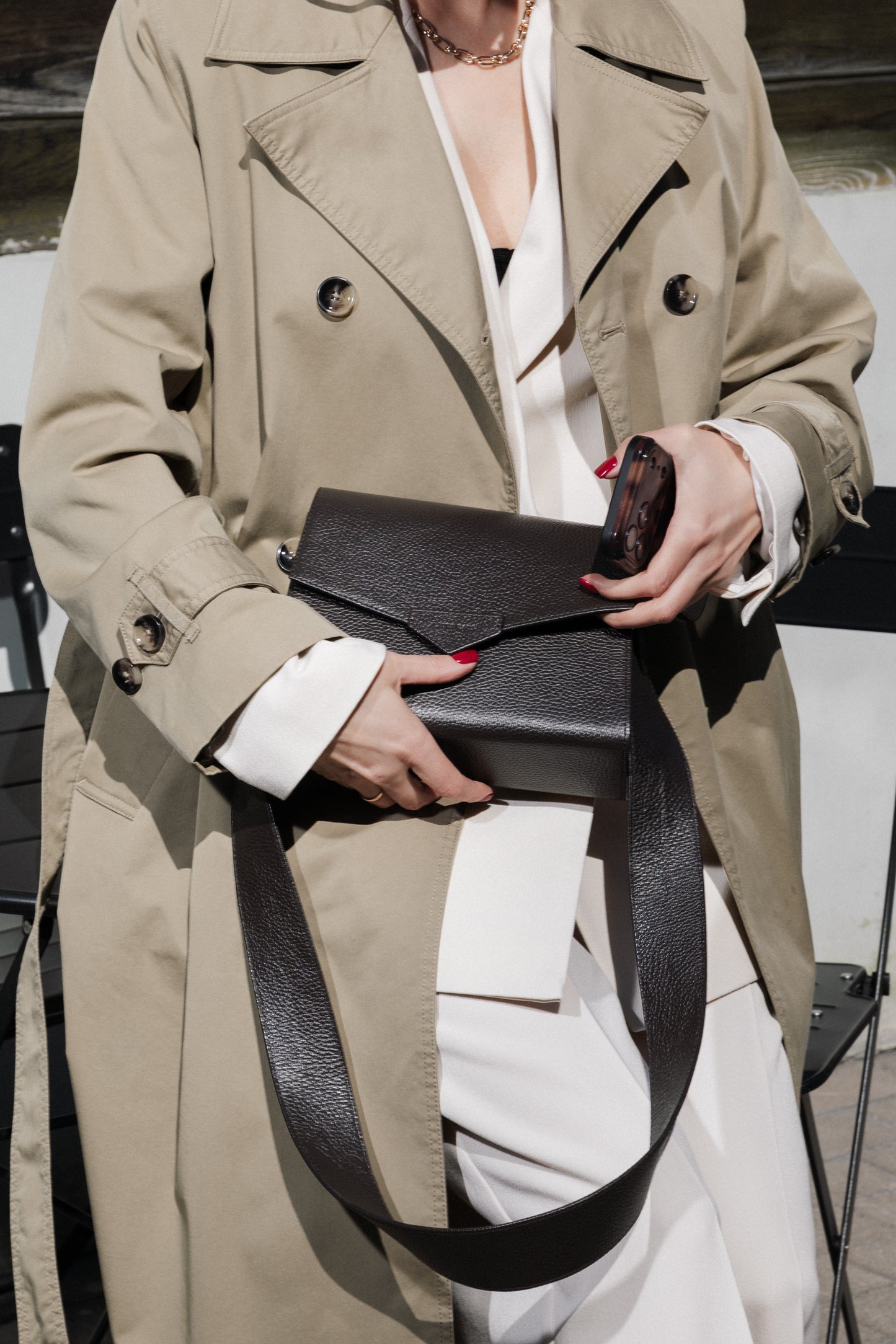 CROSS BODY BAG IN CHOCOLATE BROWN LEATHER