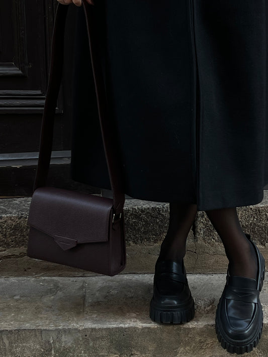 CROSS BODY BAG IN BURGUNDY TEXTURED LEATHER