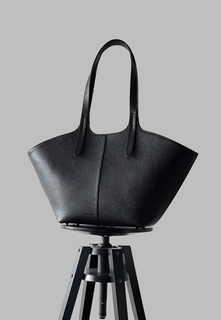 GRAINED LEATHER TOTE BAG