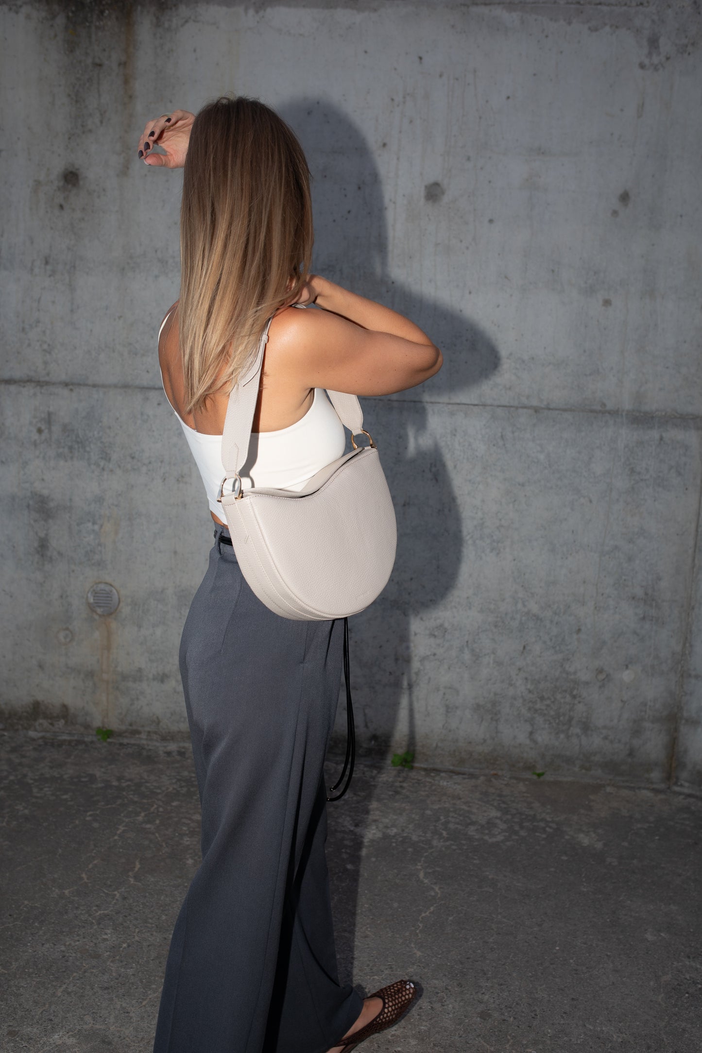 BEIGE LEATHER HANDBAG WAVE