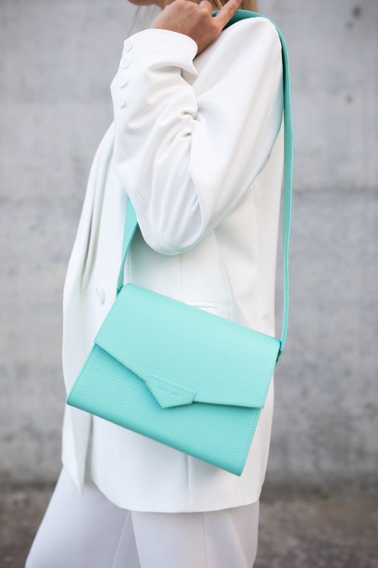 CROSS BODY BAG IN TURQUOISE LEATHER